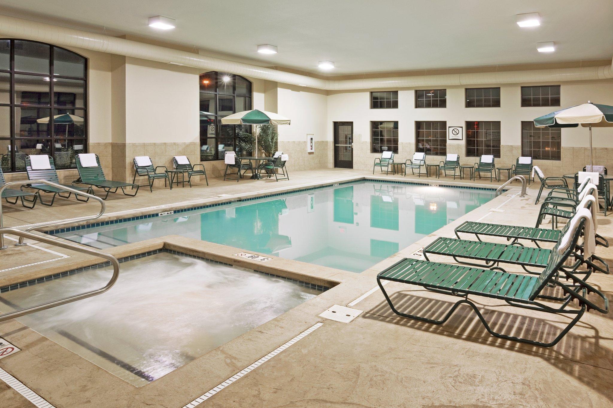 Staybridge Suites Akron-Stow-Cuyahoga Falls By Ihg Extérieur photo